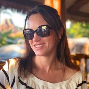 Meet your Posher, Corinne